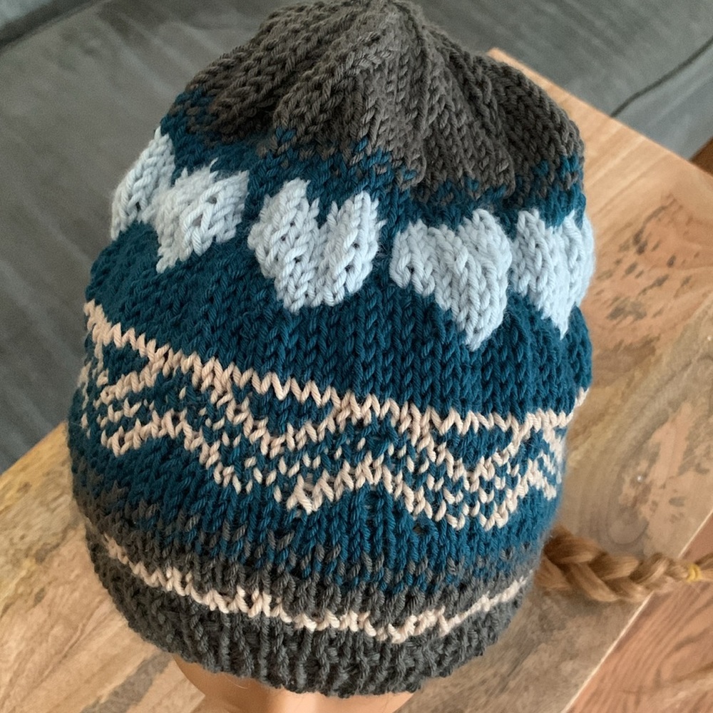 Fair Isle Hand Knitted Hat with Hearts and geometrical pattern -Merino Superwash - Picture 3 of 11